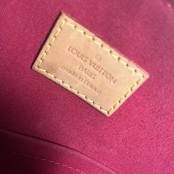 Louis Vuitton Vernis Alma GM Pomme D’Amour - Picture 13 of 17